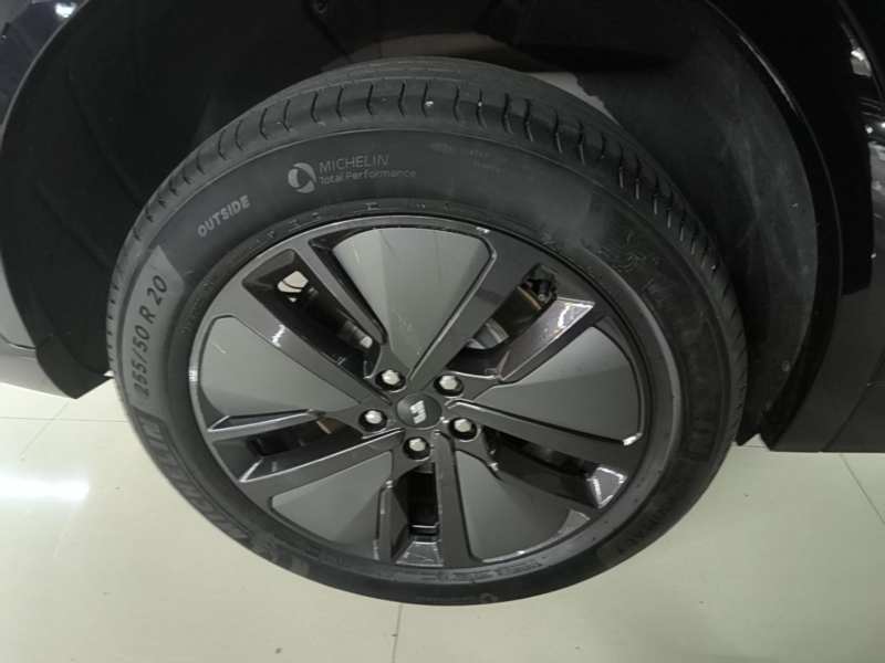 Used Li Auto L7 2024 Pro Model — 25