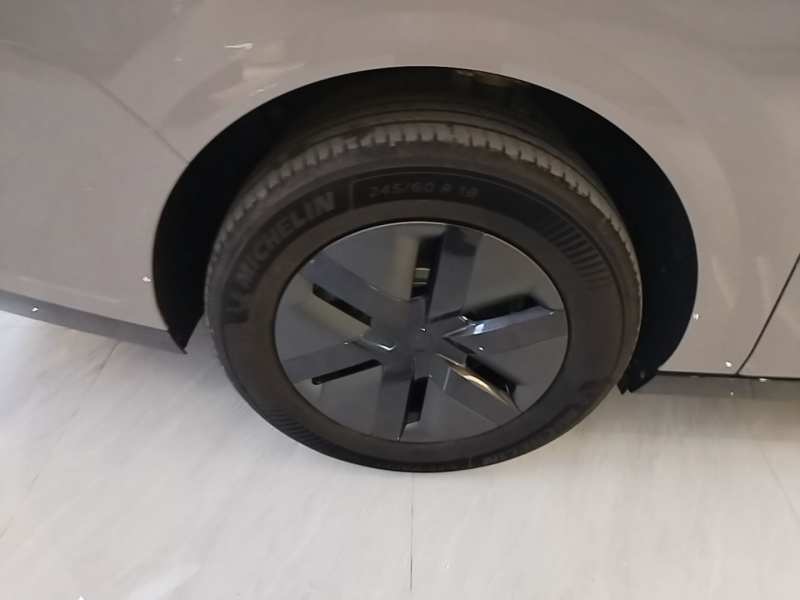 Used Li Auto MEGA 2025 Ultra Smart Refreshed Edition — 25
