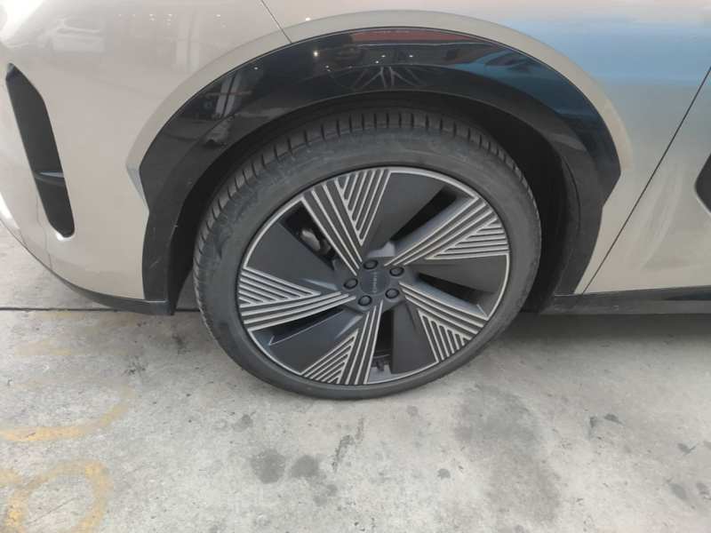 Used Lynk & Co 08 EM-P 2023 120km Long-Range Halo — 22