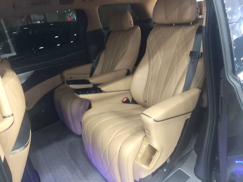 Used Denza D9 2025 DM-i Smart Drive 1020 Four-Wheel Drive Deluxe Model — 16