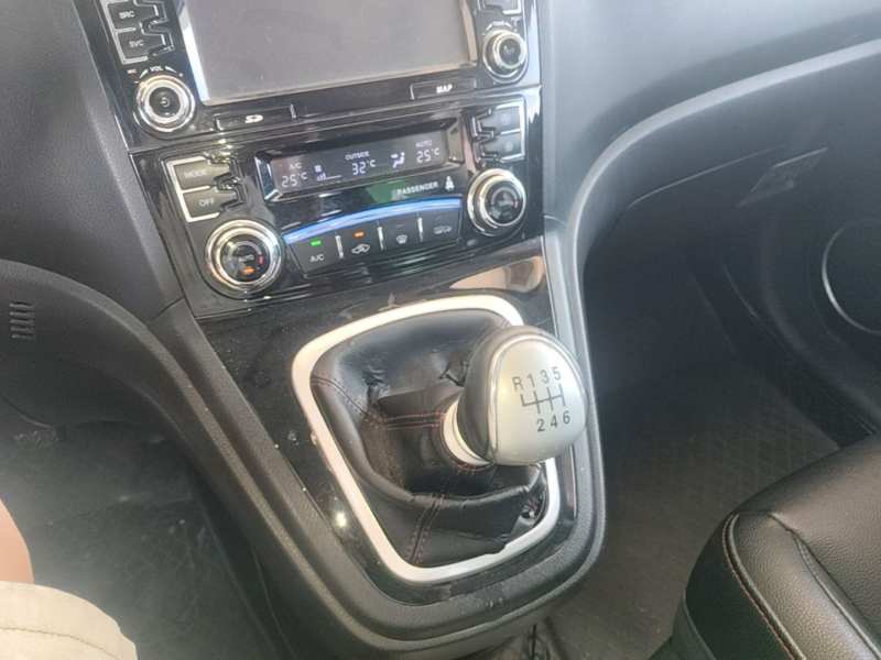 Used Haval H6 2015 Upgraded Model 1.5T Manual Two-Wheel Drive Elite Version — 13