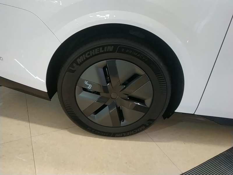Used Li Auto MEGA 2025 Ultra Smart Refreshed Edition — 25
