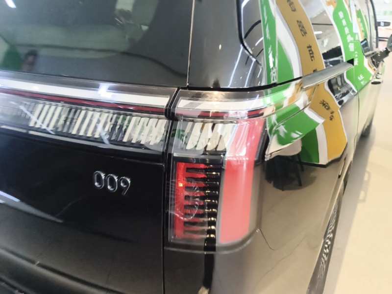 Used Zeekr 009 2024 7-Seater Aisle Version 108 kWh — 7