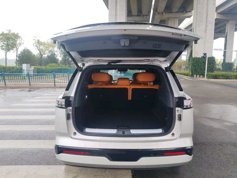 Used Dongfeng eπ eπ008 2025 210 Ultra Range-Extended Version 5 Seats — 18