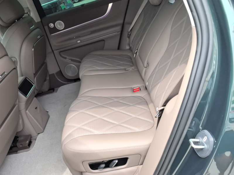 Used AITO/LUXEED/MAEXTRO/SAIC/STELATO AITO M9 2025 Extended-Range Ultra Version 52 kWh 5-Seater Edition — 16