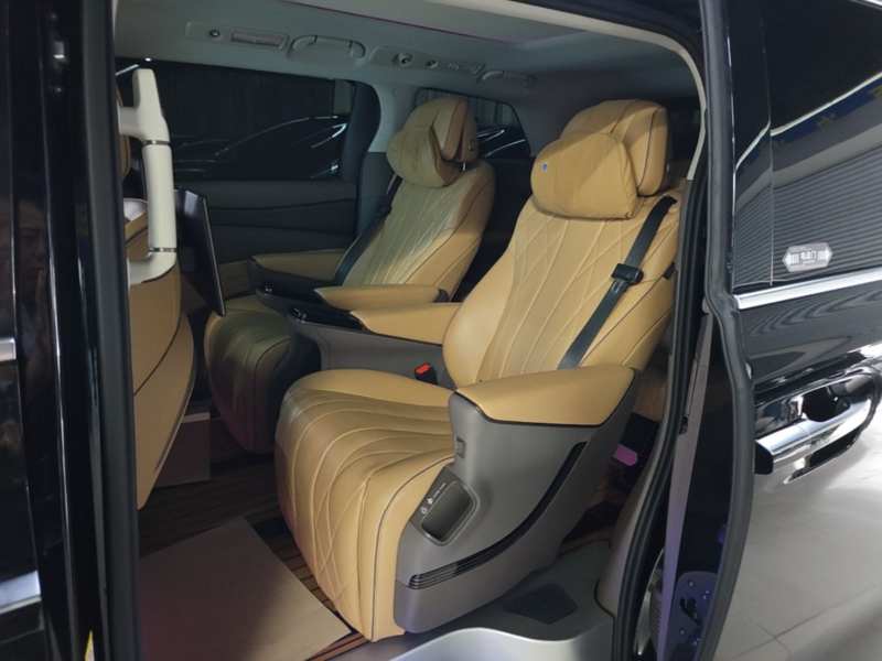 Used Denza D9 2022 DM-i 970 Four-Wheel Drive Prestige Model — 16