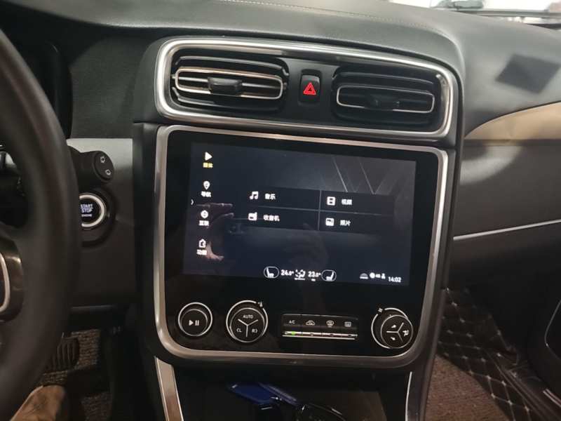 Used Lynk & Co 01 2017 2.0T Two-Wheel Drive Pro Edition — 12