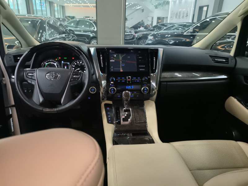 Used Toyota Vellfire 2023 Crown Dual-Engine 2.5L HV Ultimate Edition — 8
