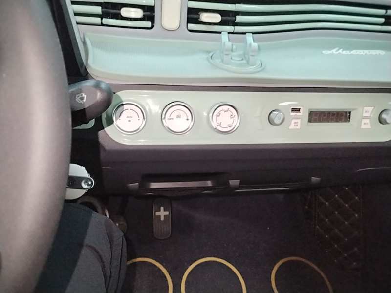 Used Wuling Hongguang MINIEV 2022 Macaron Premium Model – Lithium Iron Phosphate — 12