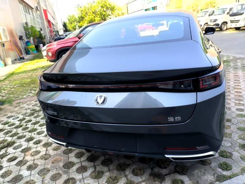 Used CHANGAN Eado 2025 Blue Whale 1.5T 500Bar Prestige Model — 5