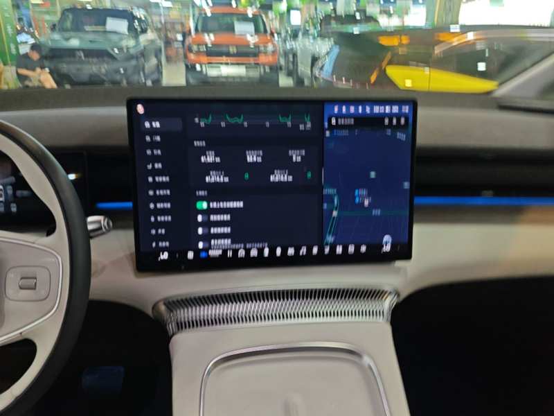 Used XPeng X9 2024 702 Ultra-Long Range Max — 12