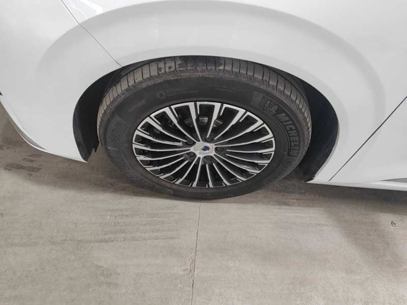 Used Denza D9 2022 EV 600 Four-Wheel Drive Prestige Model — 22