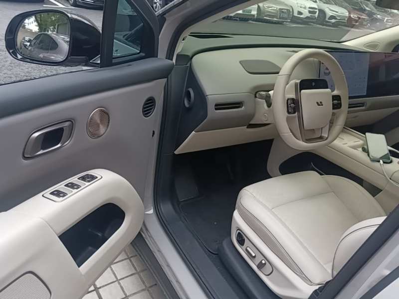 Used Li Auto i8 2025 Model Standard Version — 15