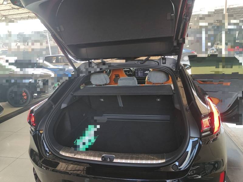 Used Zeekr 001 2023 YOU Edition 100 kWh — 18