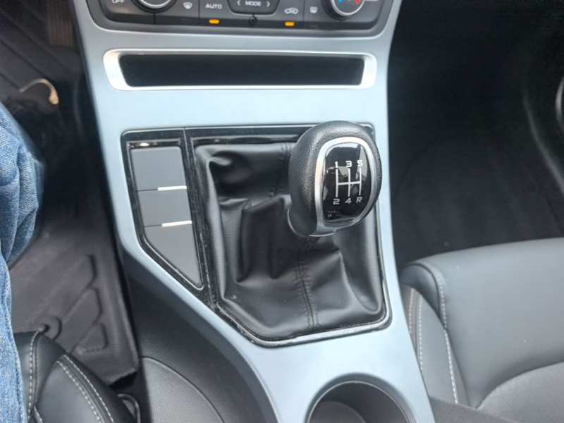 Used Geely Auto Emgrand 2021 UP 1.5L Manual Luxury Model — 13
