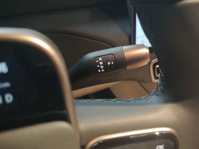 Used Li Auto MEGA 2025 Ultra Smart Refreshed Edition — 13