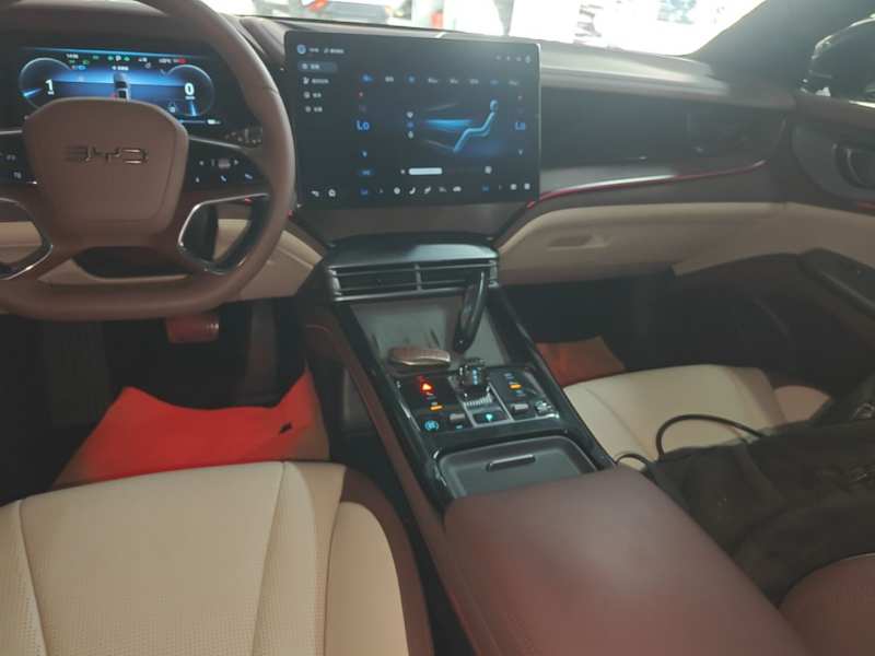 Used BYD Seal 2023 DM-i 1.5T 121km Prestige Model — 13