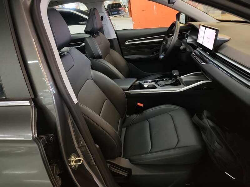 Used Geely Auto Emgrand 2026 Model 4th Generation 4 Millionth Anniversary Edition 1.5L CVT Feiyue Edition — 24