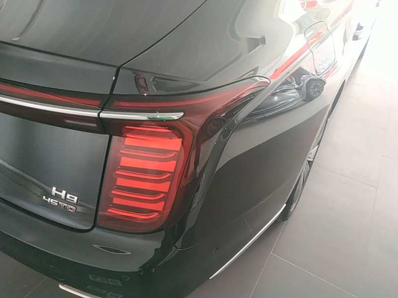 Used Hongqi H9 2025 2.0T Two-Wheel-Drive Flagship Luxury Business Edition 5 Seats — 7