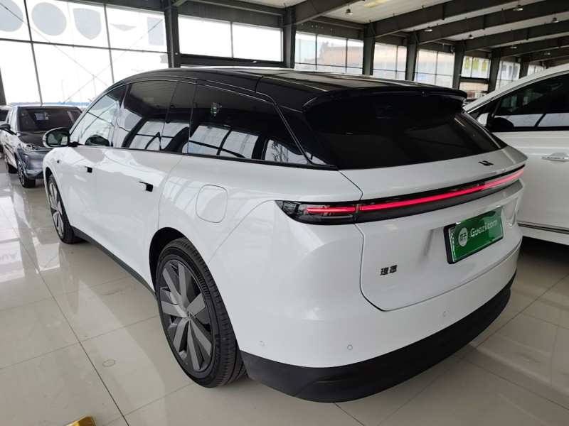 Used Li Auto i6 2025 Model Two-Wheel-Drive Standard Type — 4