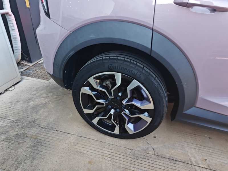 Used Lynk & Co 06 2021 1.5T Shero Pink Special Edition — 25