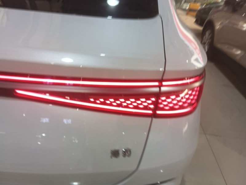 Used BYD Seal 2023 DM-i 1.5L 121km Prestige Model — 7