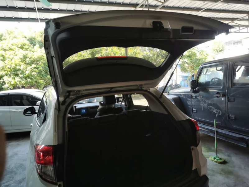 Used Honda Vezel 2020 1.5L CVT Pioneer Edition — 18