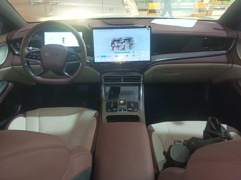 Used BYD Seal 2023 DM-i 1.5L 121km Prestige Model — 9
