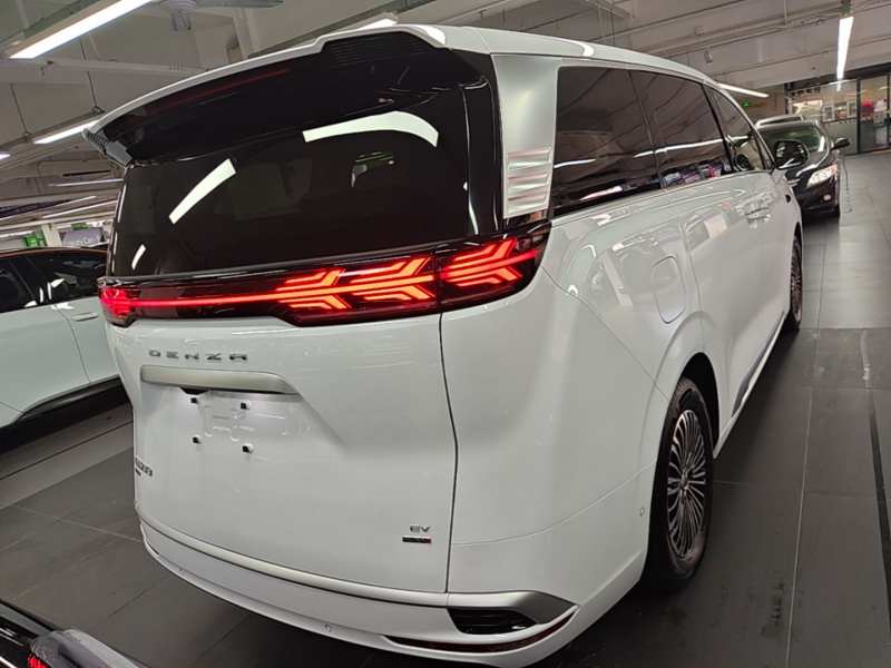 Used Denza D9 2026 Second-Generation EV Flash Charge Prestige Edition — 6