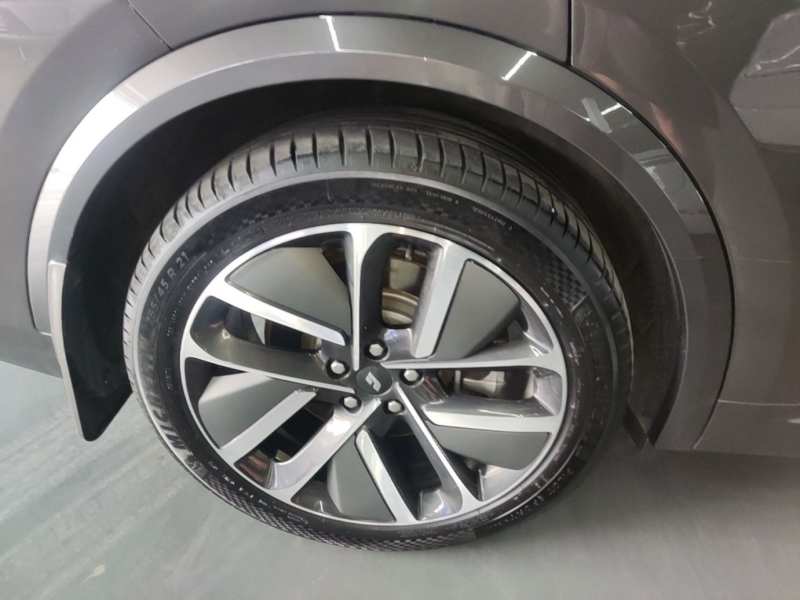 Used Li Auto L8 2024 Max — 25