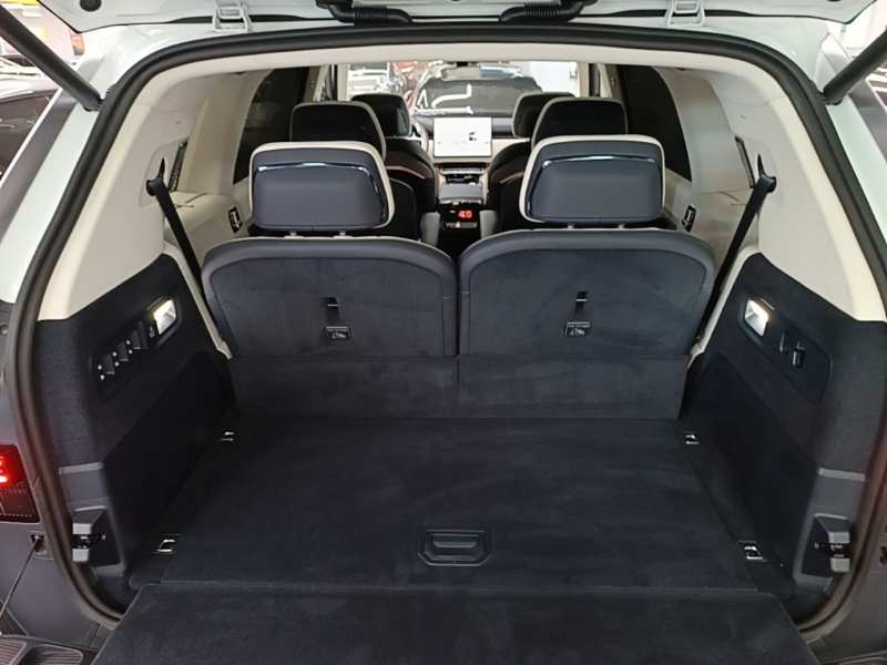 Used Zeekr 9X 2025 Hyper Edition 70kWh — 18
