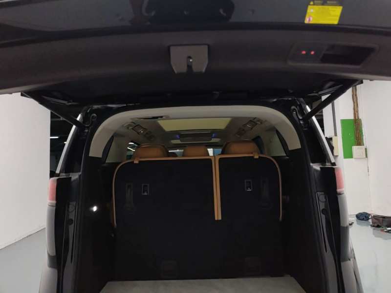 Used Denza D9 2024 DM-i 1050 Luxury Model — 18