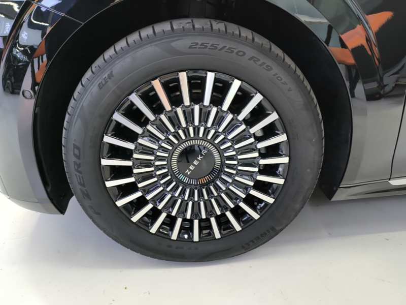 Used Zeekr 009 2024 7-Seater Walk-Through Version Four-Wheel Drive 108 kWh — 22