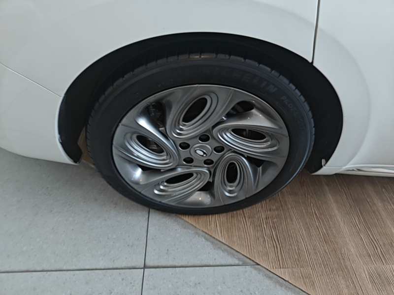 Used ORA Lightning Cat 2022 555 km Luxury Edition – Premium — 25