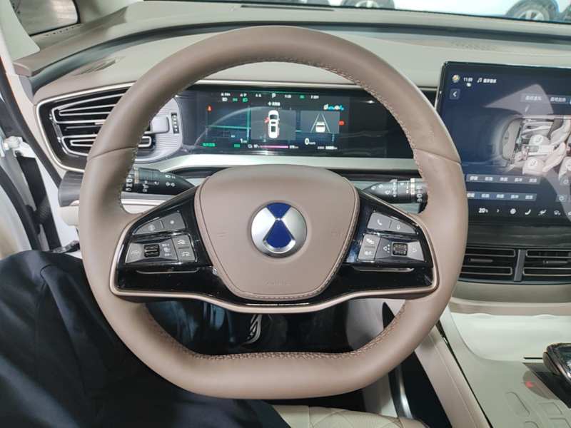 Used Denza D9 2022 EV 600 Four-Wheel Drive Prestige Model — 10
