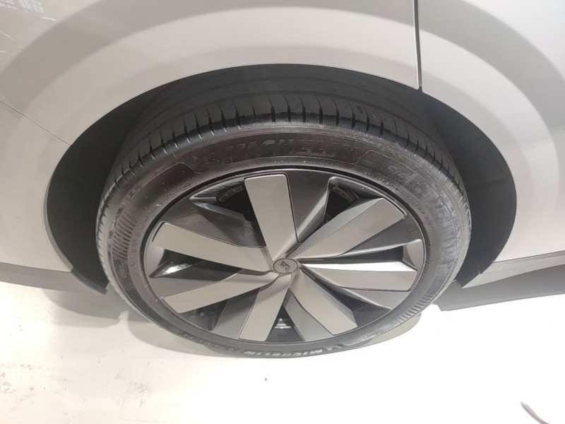 Used Li Auto i6 2025 Model Four-Wheel-Drive Standard Type — 25