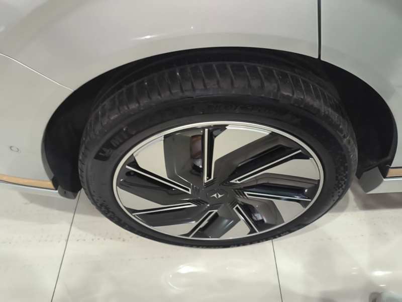 Used Dongfeng eπ eπ008 2025 210 Ultra Range-Extended Version 5 Seats — 25
