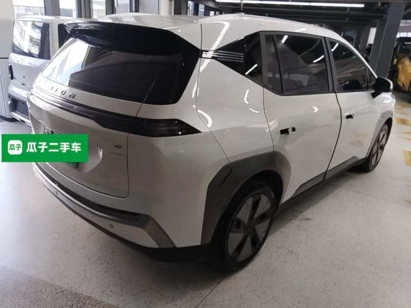 Used AION Y 2023 Younger — 6