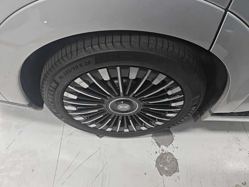 Used XPeng X9 2025 702 Four-Wheel Drive High-Performance Max — 25