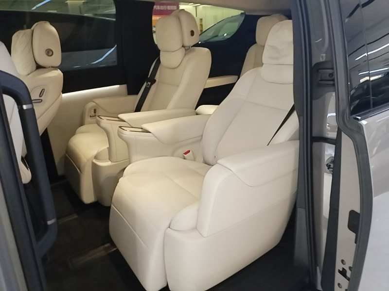 Used Li Auto MEGA 2025 Ultra Smart Refreshed Edition — 16