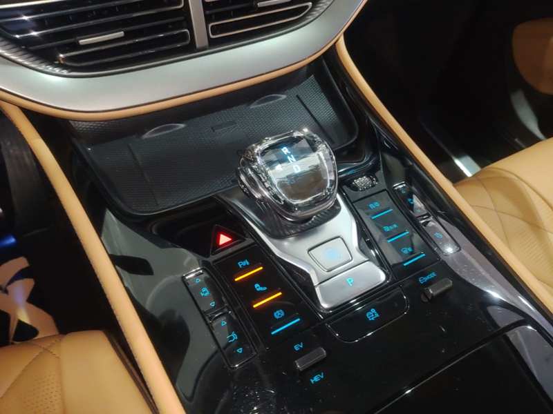 Used Denza D9 2024 DM-i 980 Four-Wheel Drive Prestige Model – Premium — 13