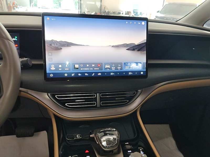 Used Denza D9 2022 EV 600 Four-Wheel Drive Prestige Model — 12