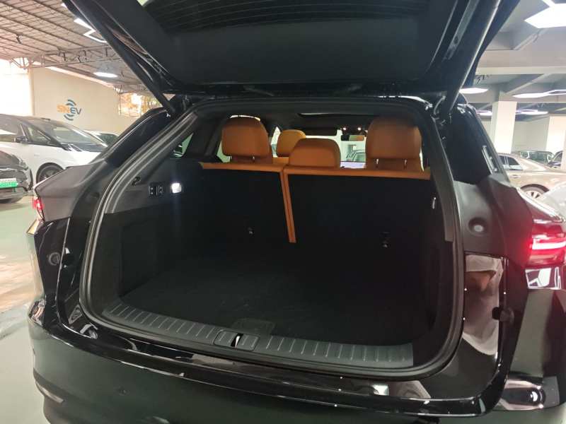 Used Li Auto i6 2025 Model Two-Wheel-Drive Standard Type — 18