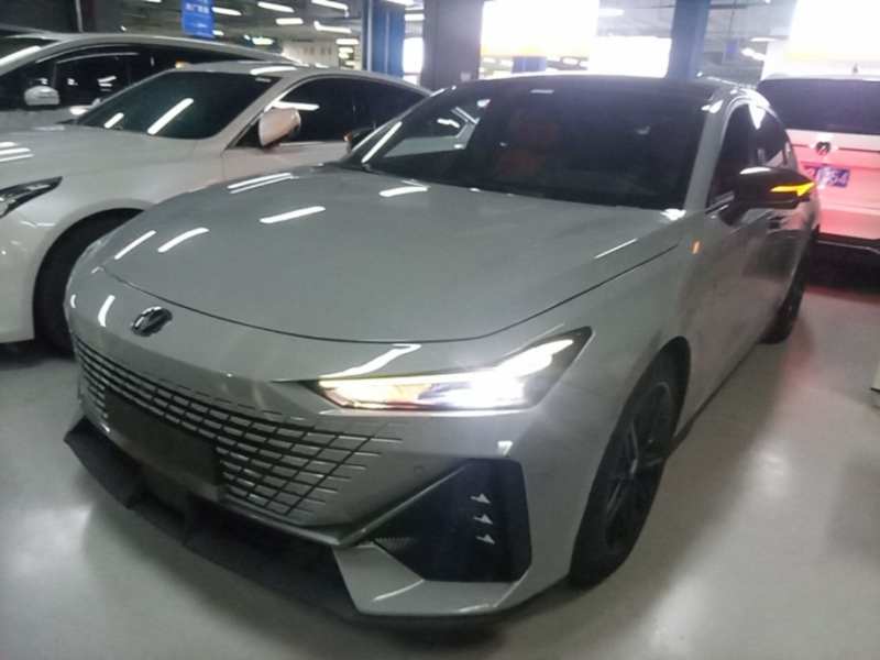 Used CHANGAN UNI-V 2022 1.5T Prestige Version