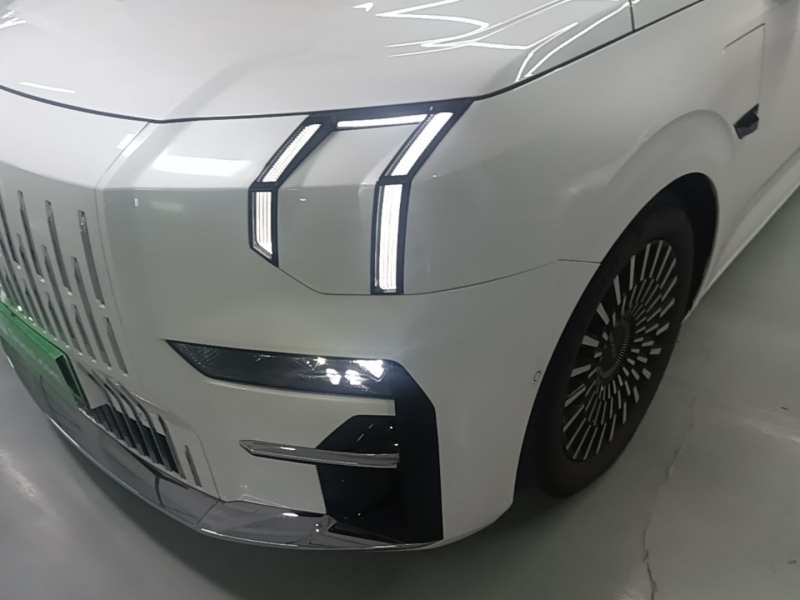 Used Zeekr 009 2024 7-Seater Aisle Version 108 kWh — 23