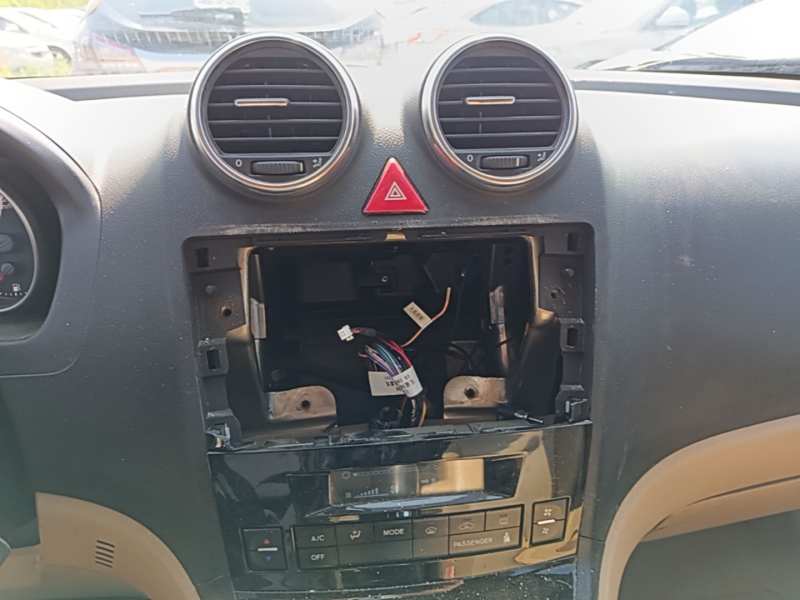 Used Haval H6 2011 2.0L Manual Two-Wheel Drive Urban Version — 14
