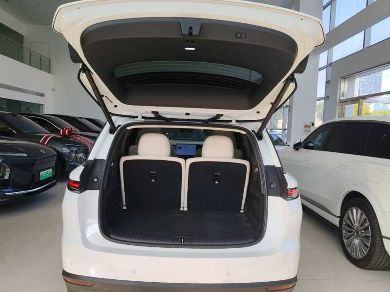 Used Li Auto i8 2025 Model Standard Version — 18
