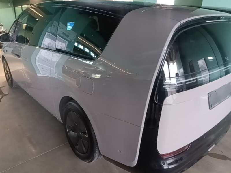 Used Li Auto MEGA 2025 Ultra Smart Refreshed Edition — 28