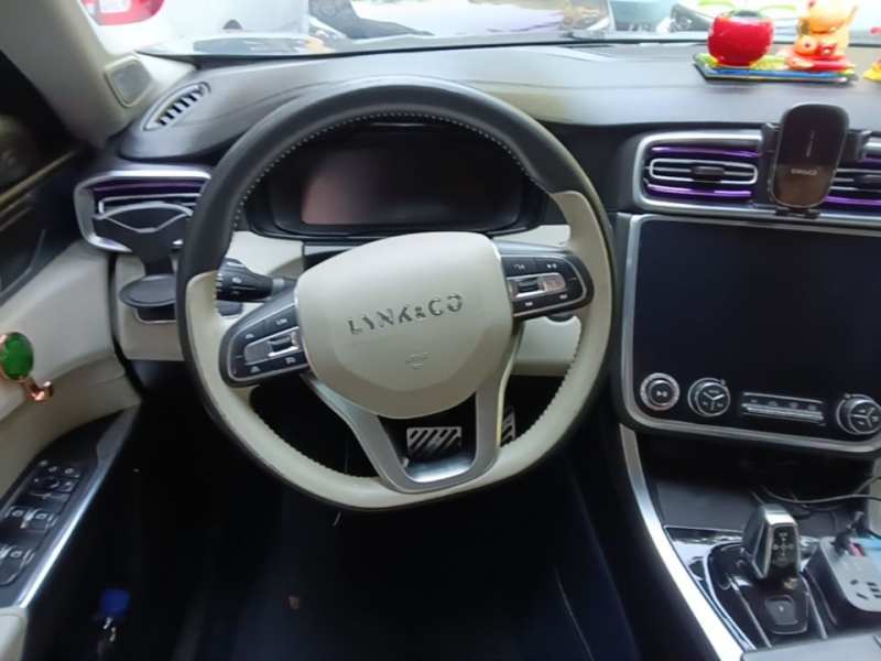 Used Lynk & Co 01 2017 2.0T Two-Wheel Drive Pro Edition — 11