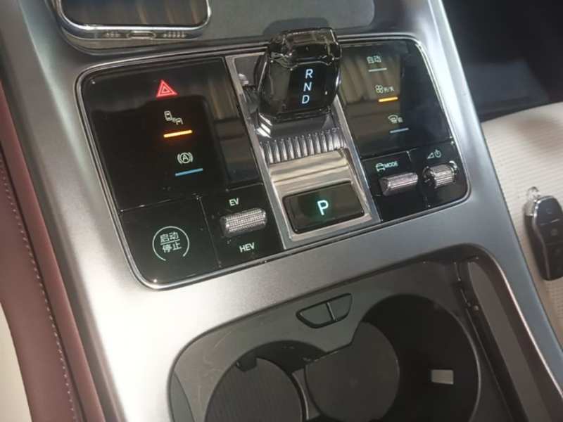 Used BYD Seal 2023 DM-i 1.5L 121km Prestige Model — 13